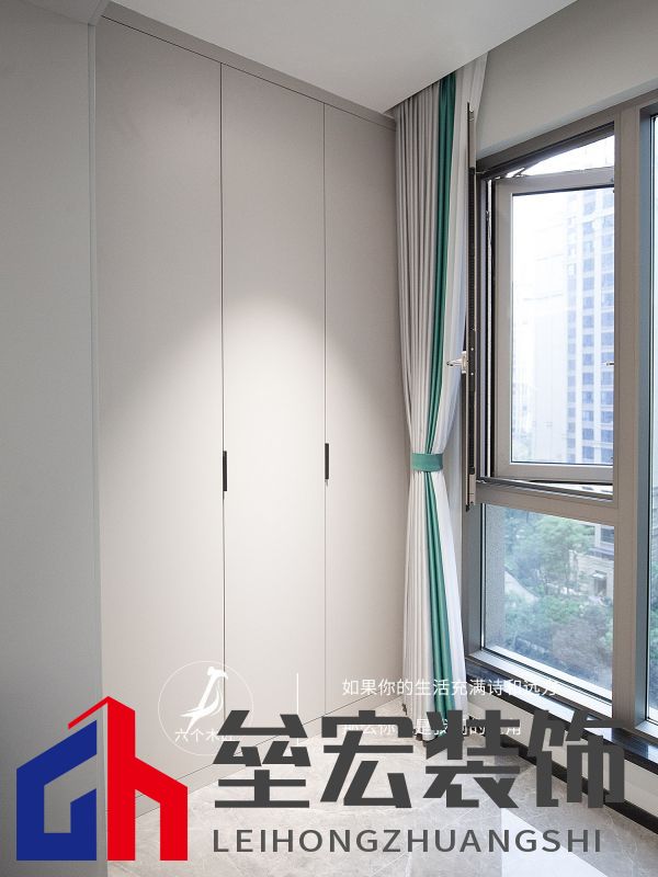 103㎡三居室一門到頂?shù)囊鹿裨O(shè)計(jì)，簡(jiǎn)約又溫馨