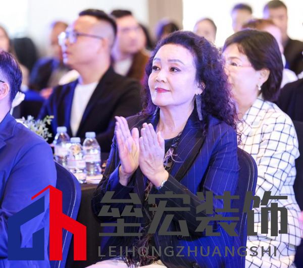 490萬奧古斯汀床墊攜手企業(yè)家張?zhí)m閃耀黃浦江，法國崔佧打造新品發(fā)布會(huì)盛宴